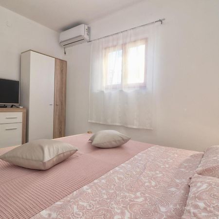 Studio Apartman Edy 3 PUY Eksteriør bilde