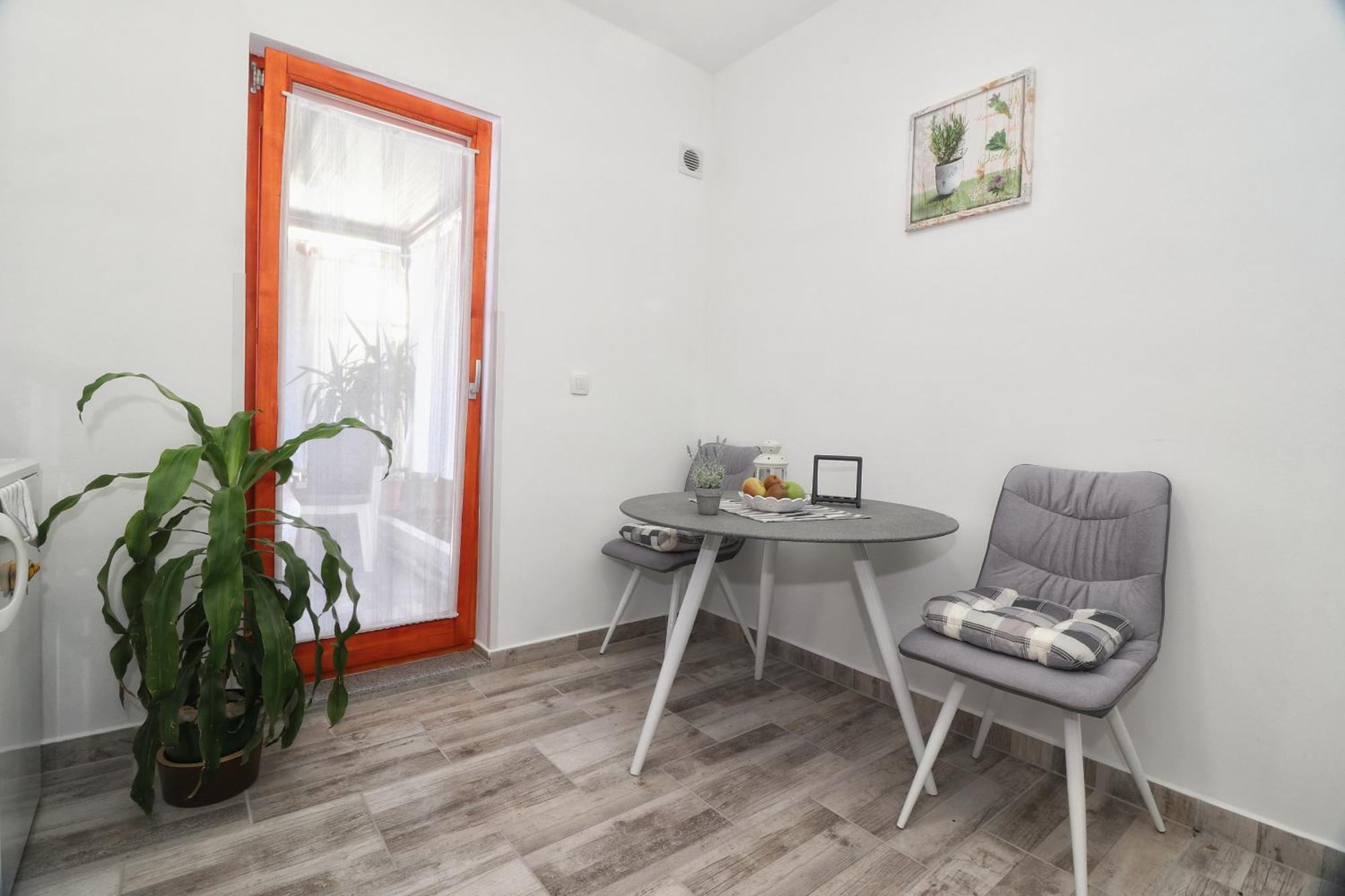 Studio Apartman Edy 3 PUY Eksteriør bilde